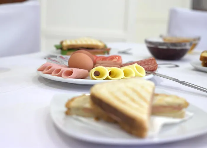 מלון Kalamia Dolphin פריסה