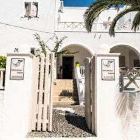 Kalamia Dolphin Otel Perissa (Santorini)