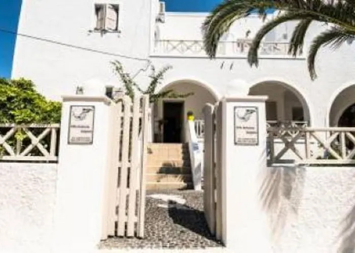 Kalamia Dolphin Hotel Perissa (Santorini)