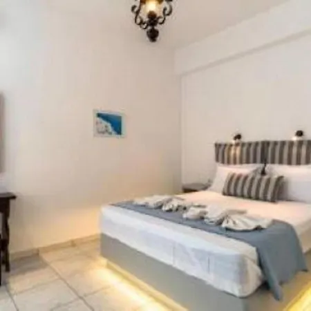 Kalamia Dolphin Perissa (Santorini)